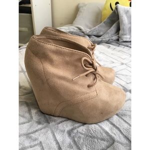 Tan Wedges